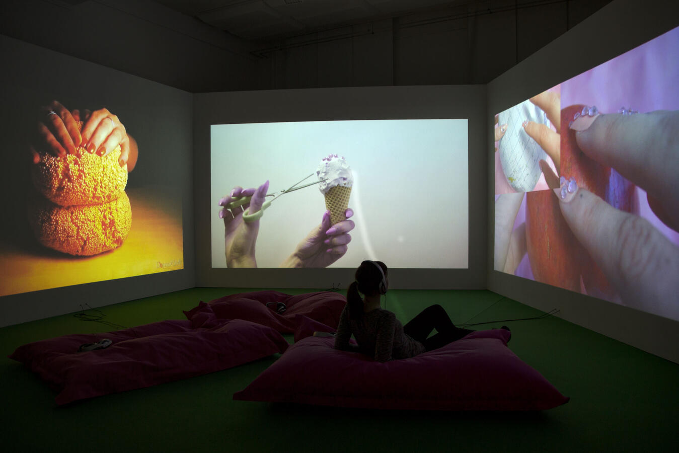 Ausstellungsansicht Monitoring, 33. Kasseler Dokumentarfilm- und Videofest. Foto: Julia Kopylova